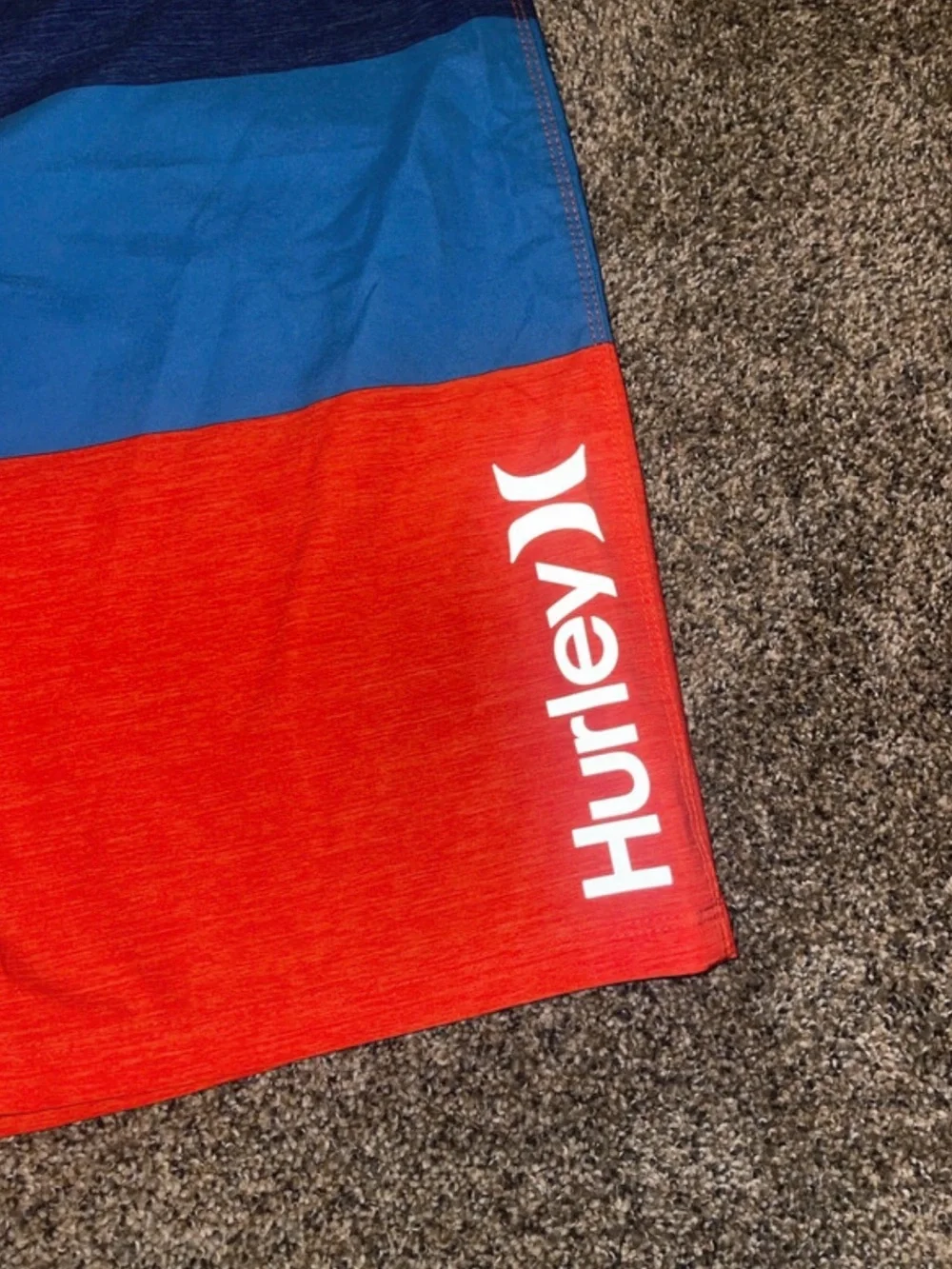 Hurley Men’s Navy, Blue & Red Block Swim Shorts size: 34
